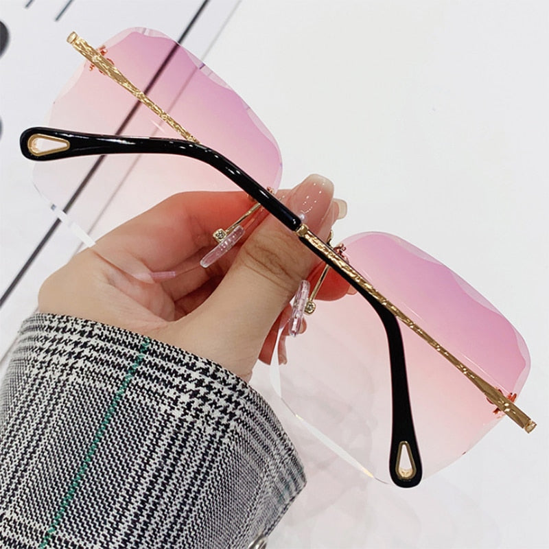 New Refined Rimless Cut Square Sunglasses for Women Fashion Personality Two-Color Sunglasses Web Celebrity the Same Trend Glasses.